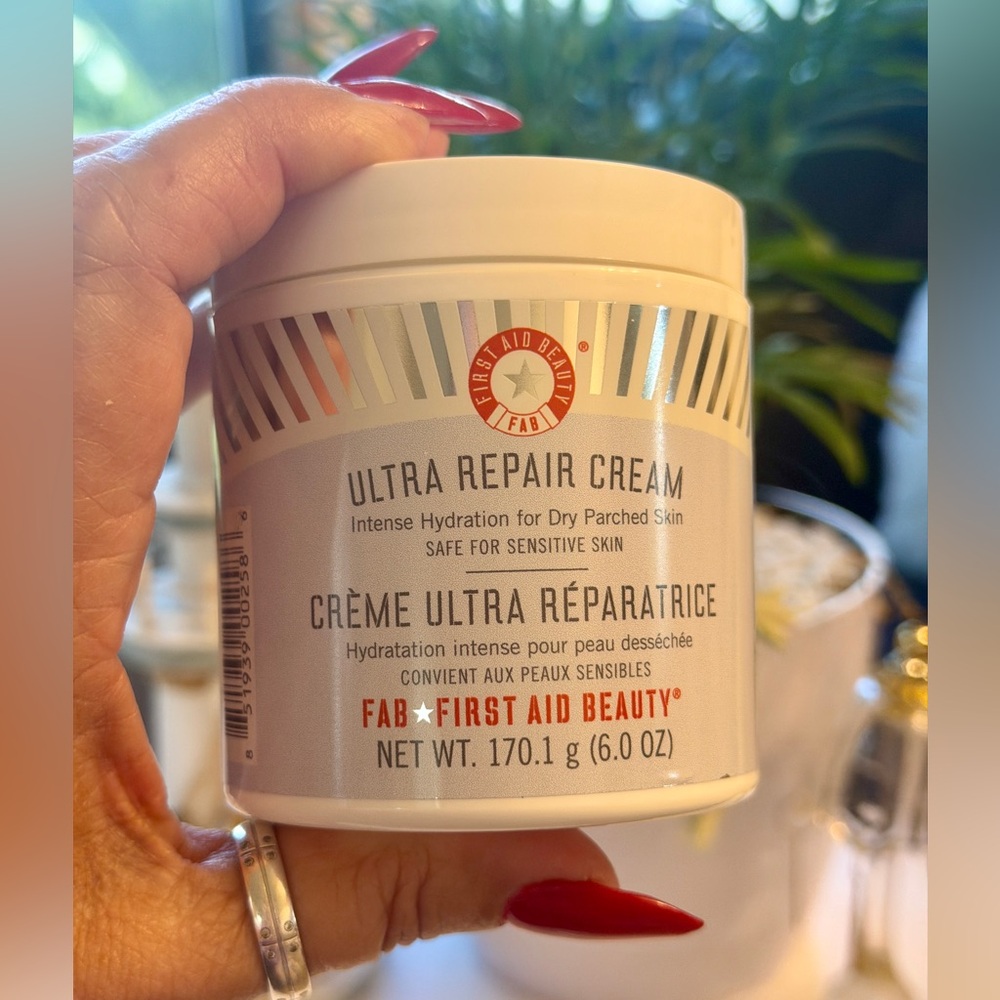 FIRST AID BEAUTY Ultra Repair intense Hydration Cream Face and Body Moisturizer